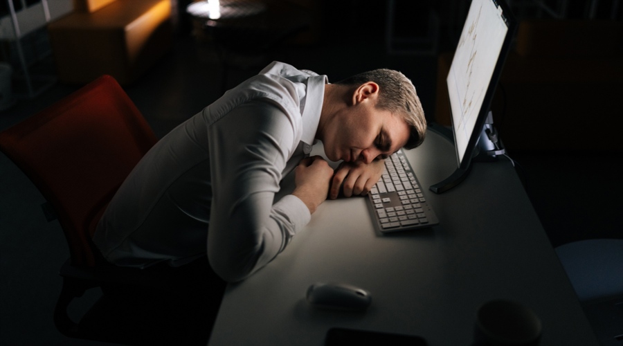 纳斯达克指数突破18400.00关口,当前报18403.71,日内上涨0.29%